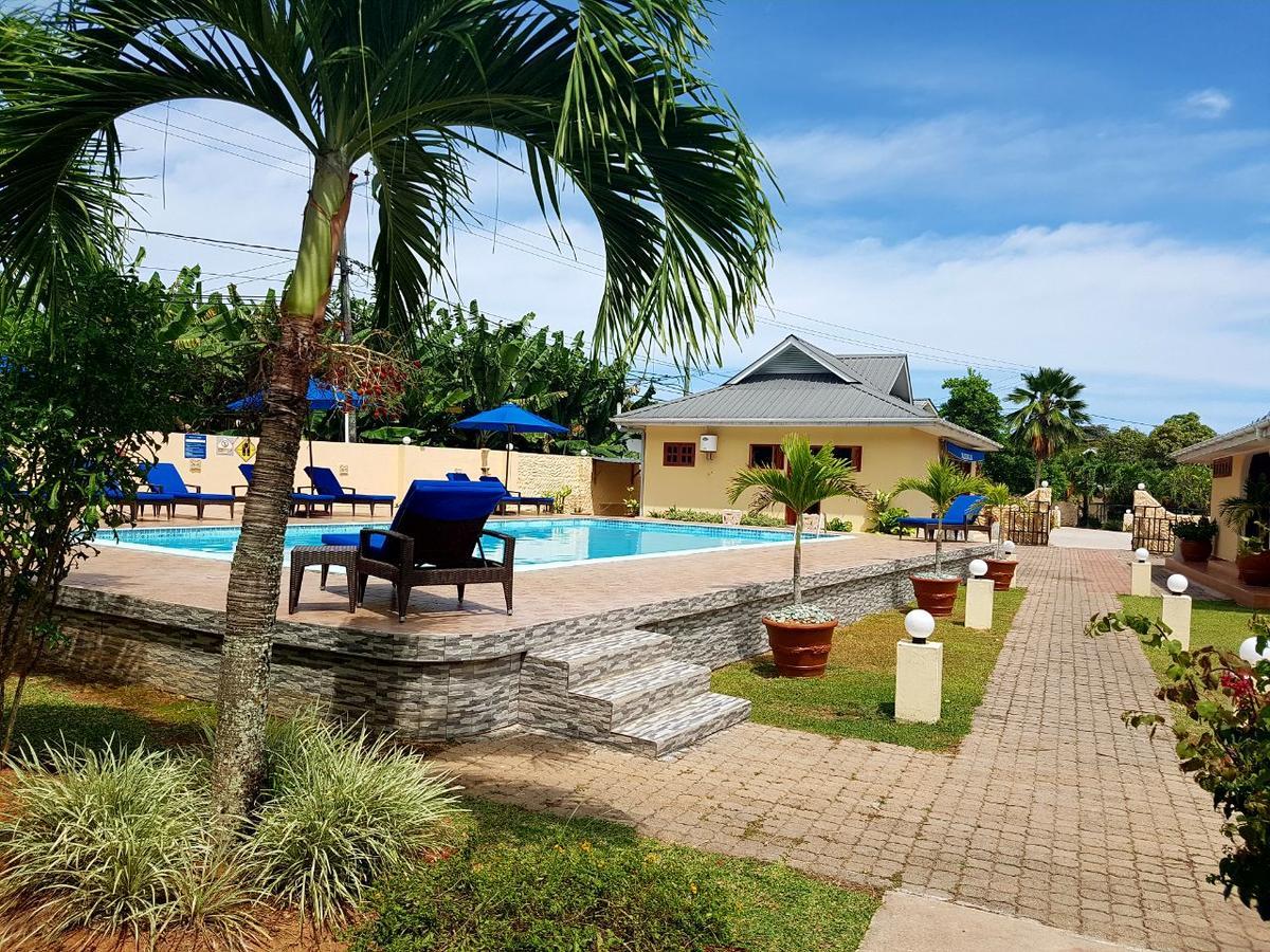 Britannia Hotel Grand Anse  Exteriör bild