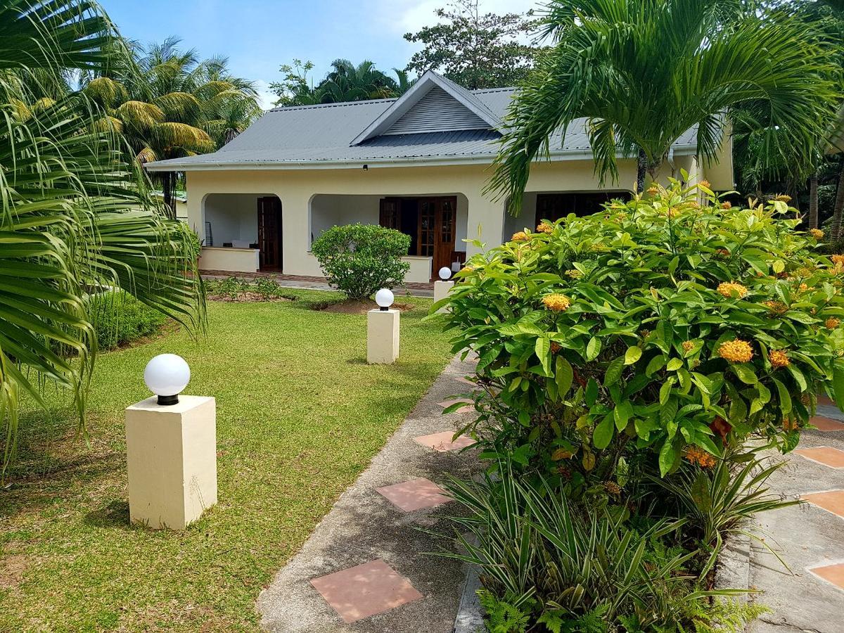 Britannia Hotel Grand Anse  Exteriör bild