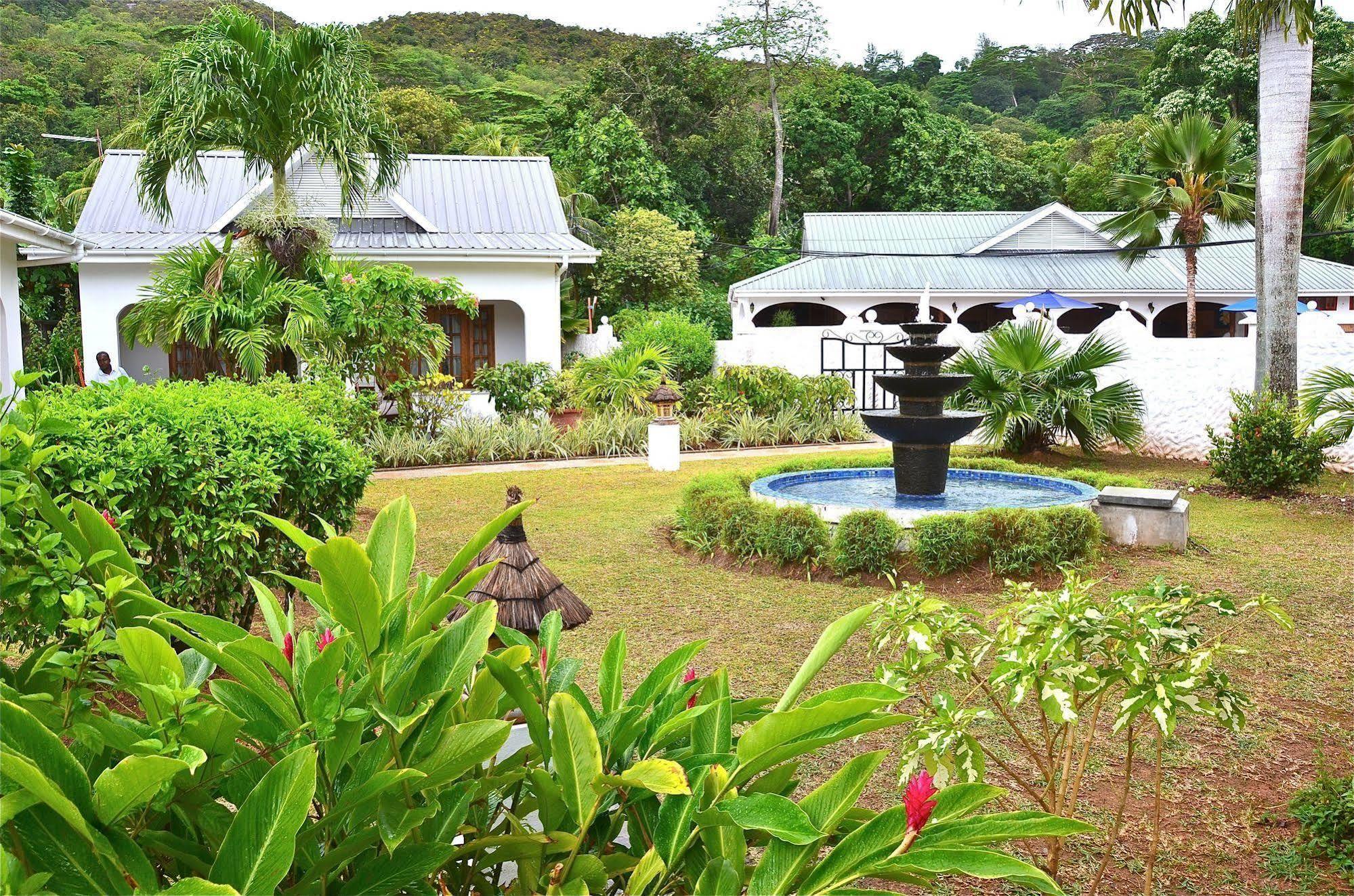Britannia Hotel Grand Anse  Exteriör bild